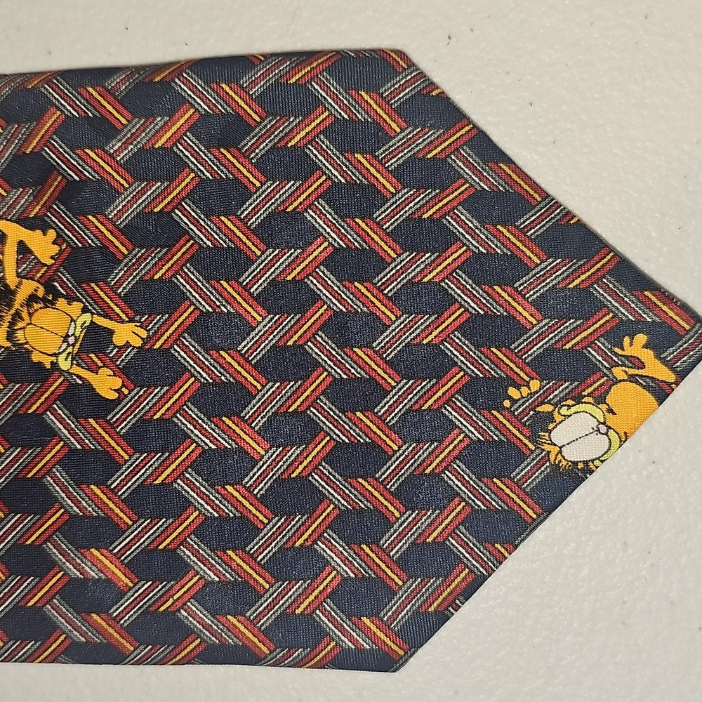 Paws Addiction Garfield, Patterned Men's Novelty Necktie Used - Picture 5 of 12